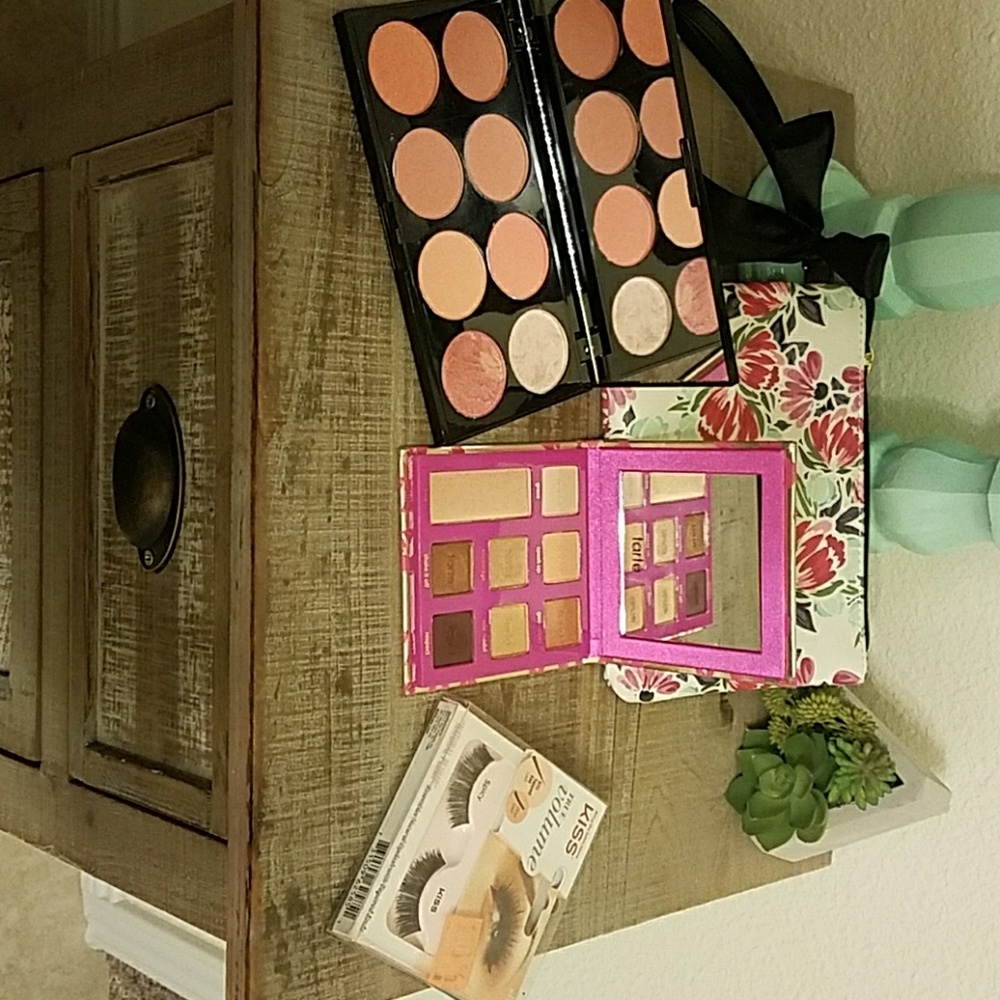 Awesome Makeup bundle